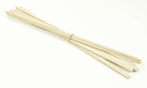 2004 Balsa wood stick bundle